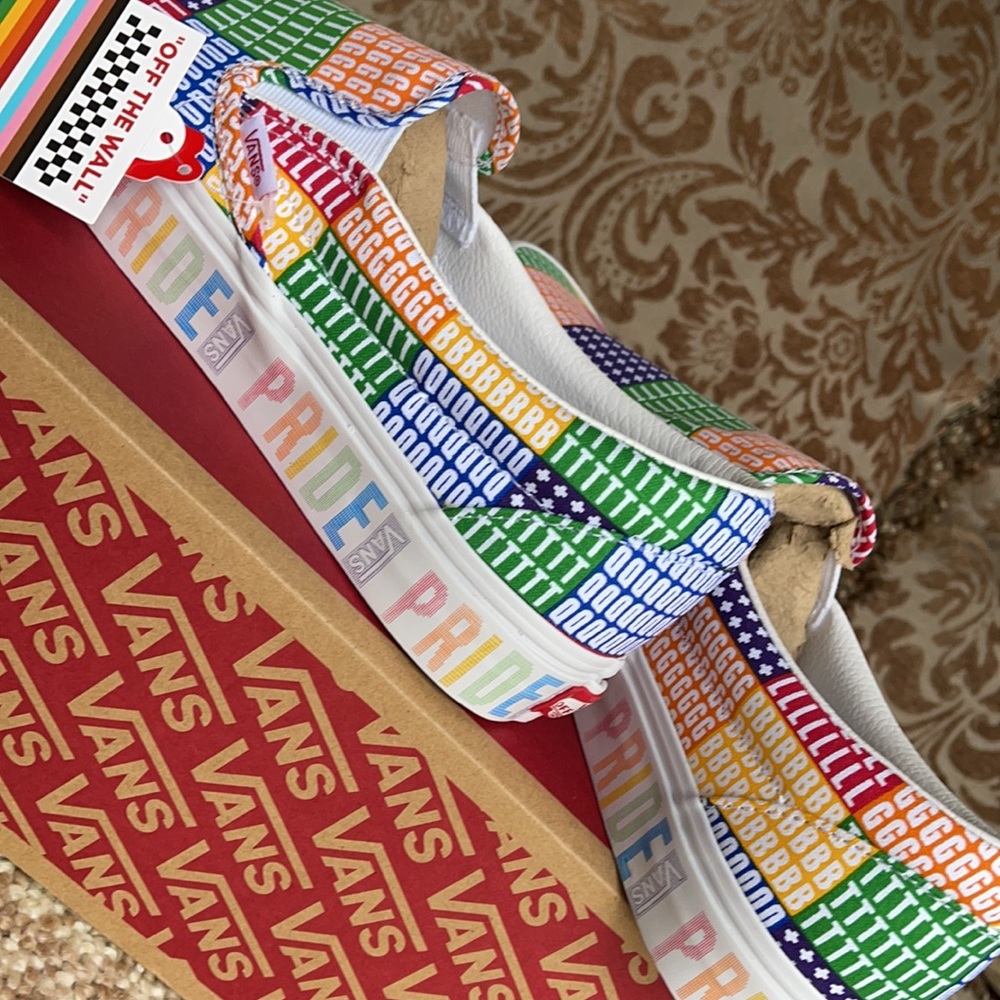 Vans Classic Slip On Pride Multi/True White WMNS - Picture 15 of 16